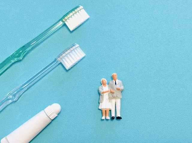 通院が難しいけれど、ご自宅や施設で治療や口腔ケアを受けたい